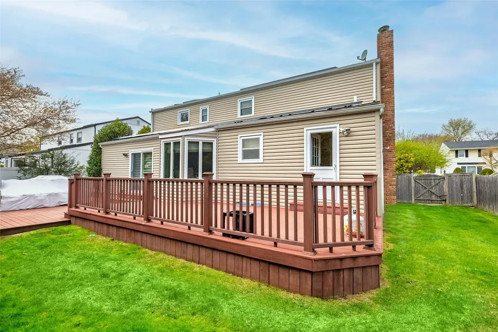 17 Carol Street Plainview NY 11803