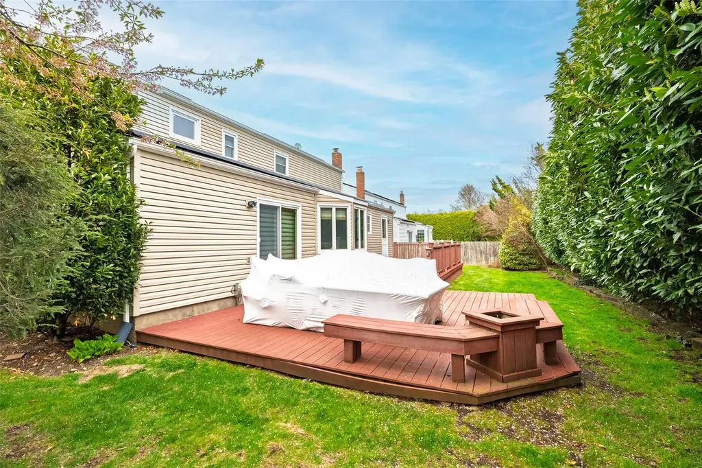 17 Carol Street Plainview NY 11803
