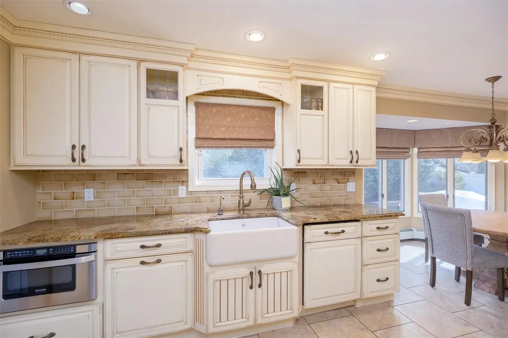 17 Carol Street Plainview NY 11803