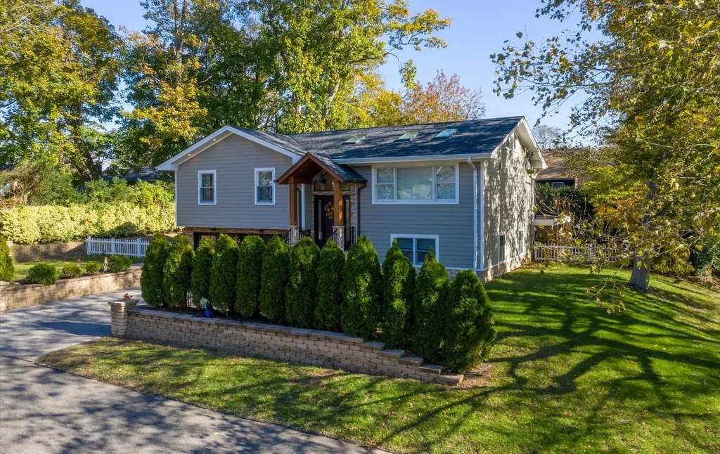 5 Berkeley Place Sea Cliff NY 11579