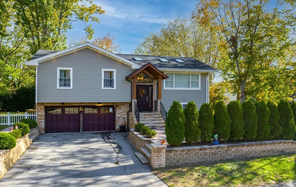 5 Berkeley Place Sea Cliff NY 11579