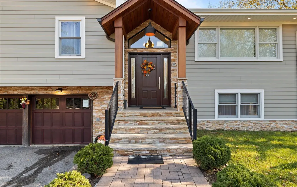 5 Berkeley Place Sea Cliff NY 11579