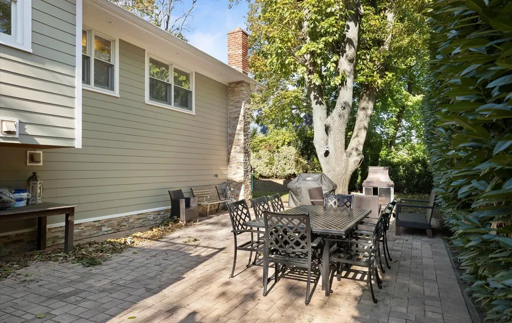 5 Berkeley Place Sea Cliff NY 11579