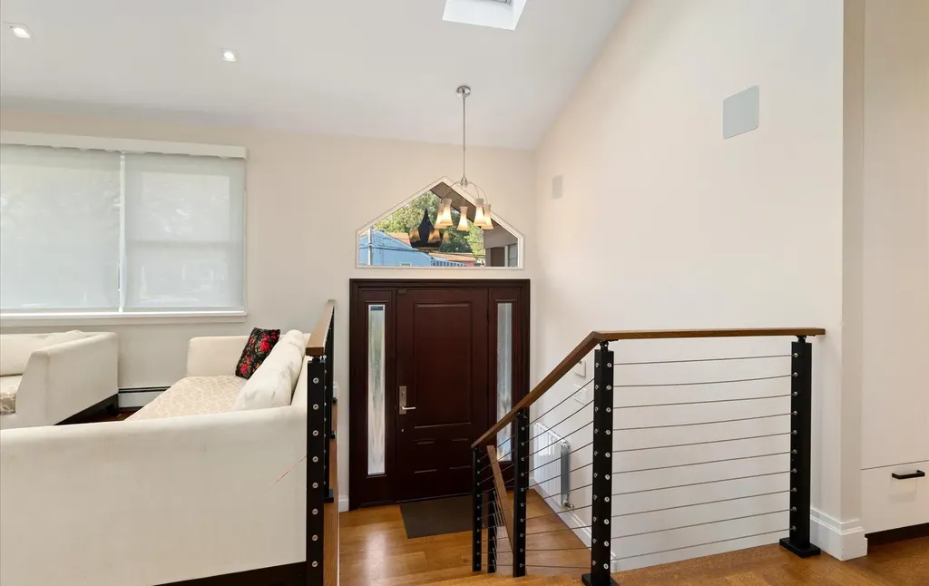 5 Berkeley Place Sea Cliff NY 11579