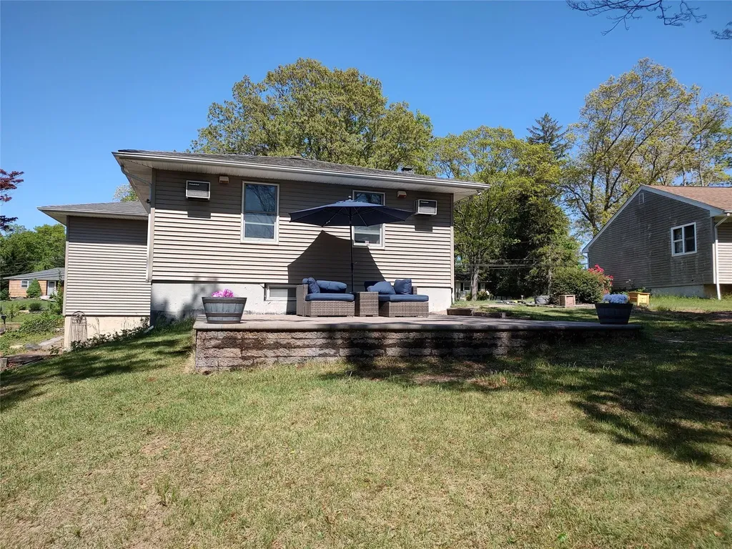 32 Seusing Boulevard Ronkonkoma NY 11779