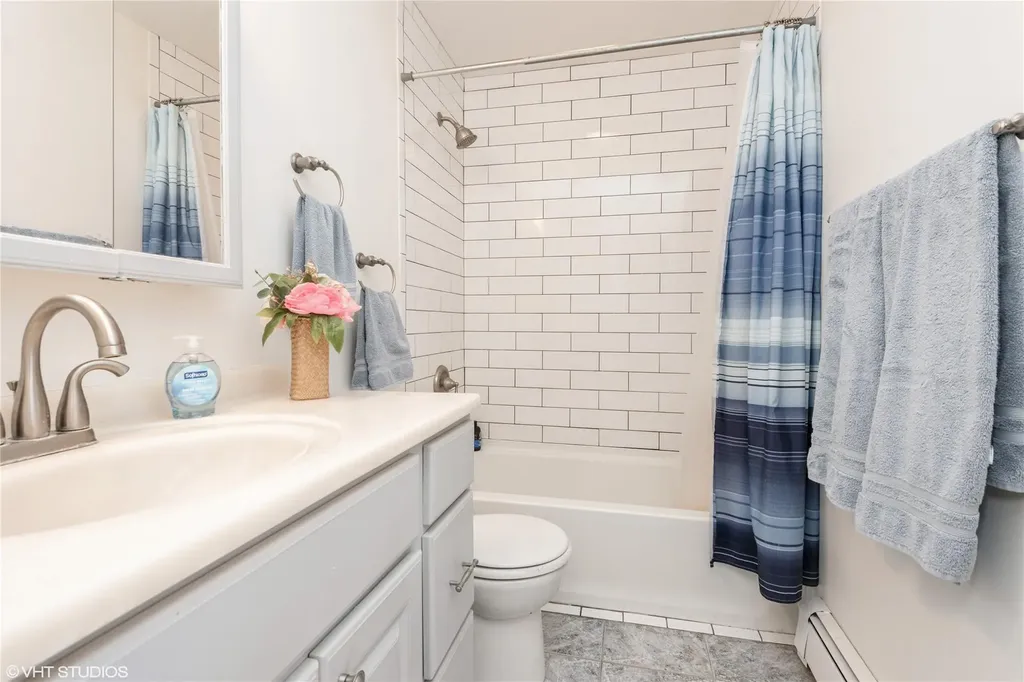 32 Seusing Boulevard Ronkonkoma NY 11779