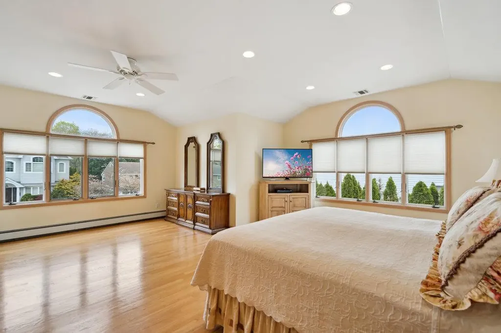 7 Holly Drive Syosset NY 11791