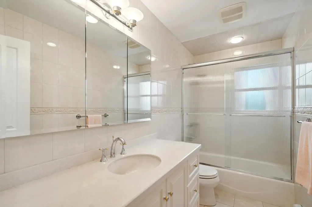 7 Holly Drive Syosset NY 11791