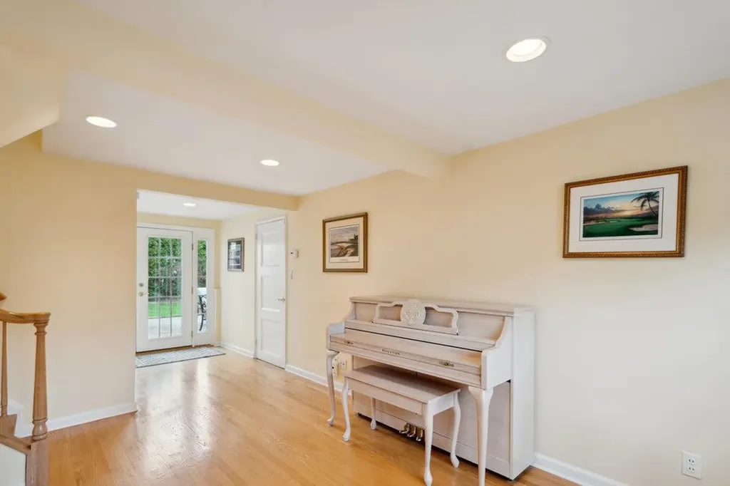 7 Holly Drive Syosset NY 11791
