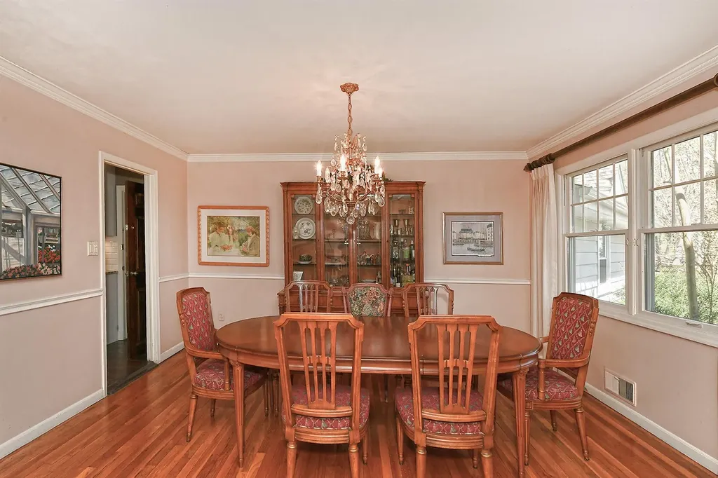 46 Round Tree Drive Melville NY 11747