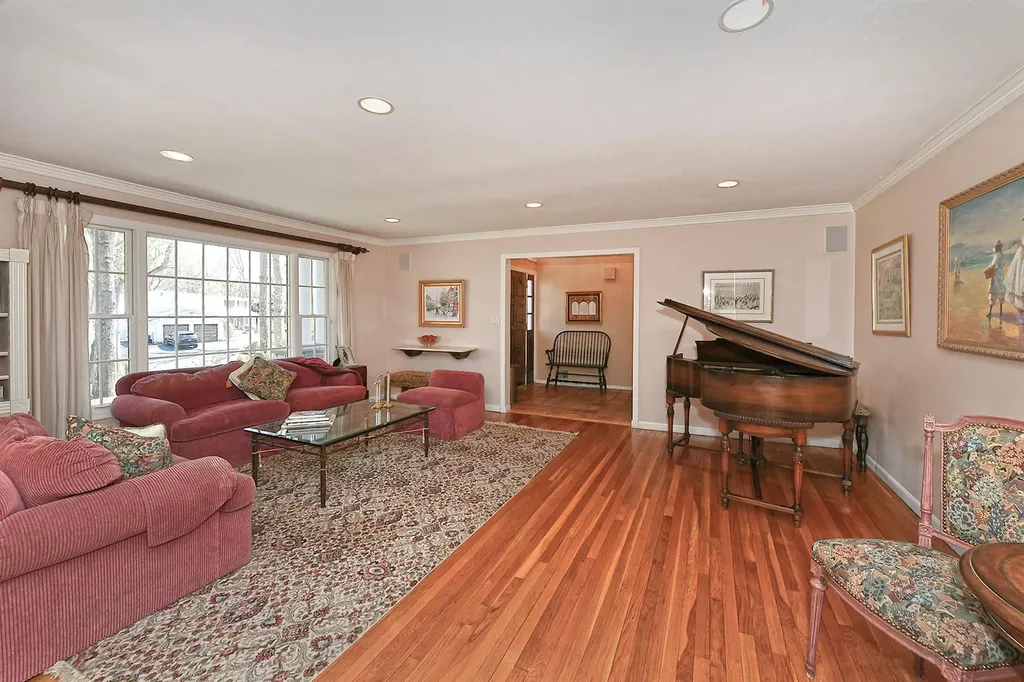 46 Round Tree Drive Melville NY 11747