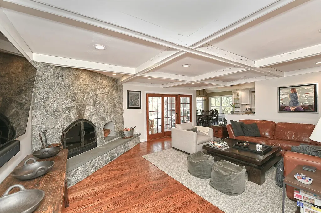 46 Round Tree Drive Melville NY 11747
