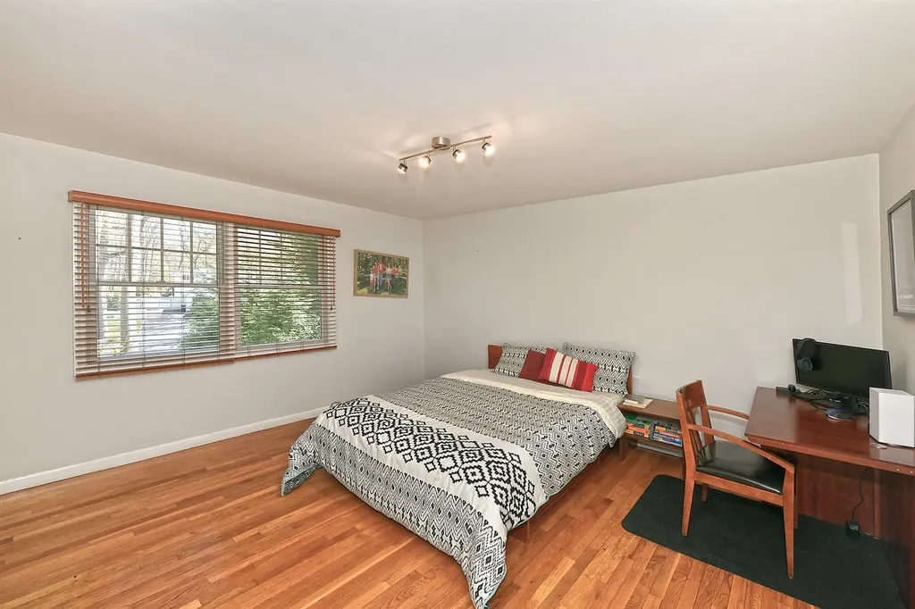 46 Round Tree Drive Melville NY 11747