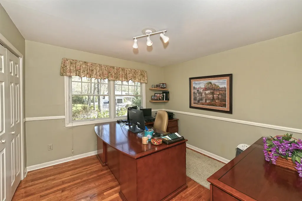 46 Round Tree Drive Melville NY 11747