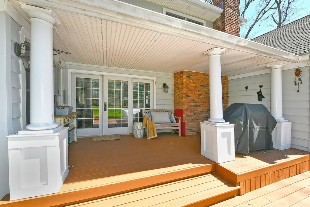 46 Round Tree Drive Melville NY 11747