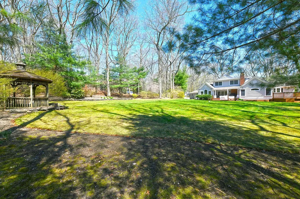 46 Round Tree Drive Melville NY 11747