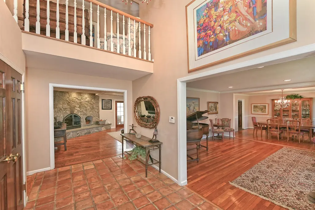 46 Round Tree Drive Melville NY 11747