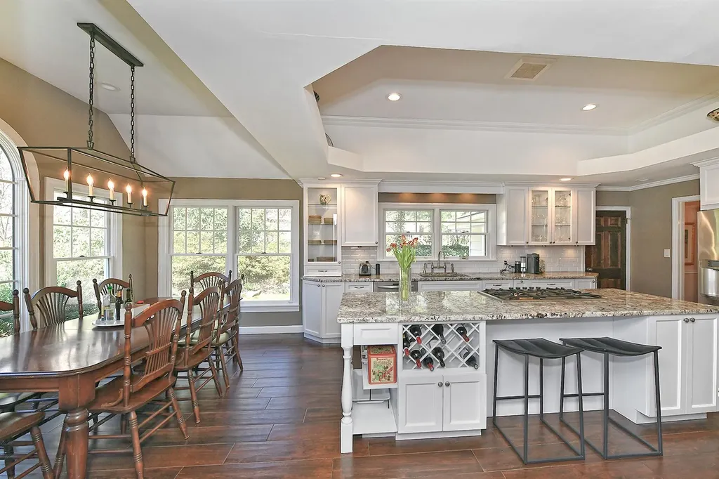 46 Round Tree Drive Melville NY 11747