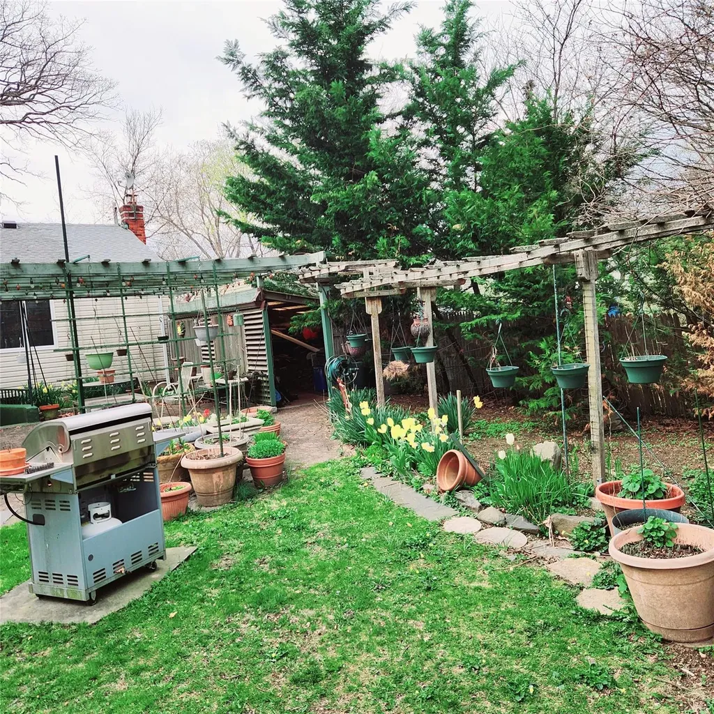 14 Robert Drive Huntington NY 11743