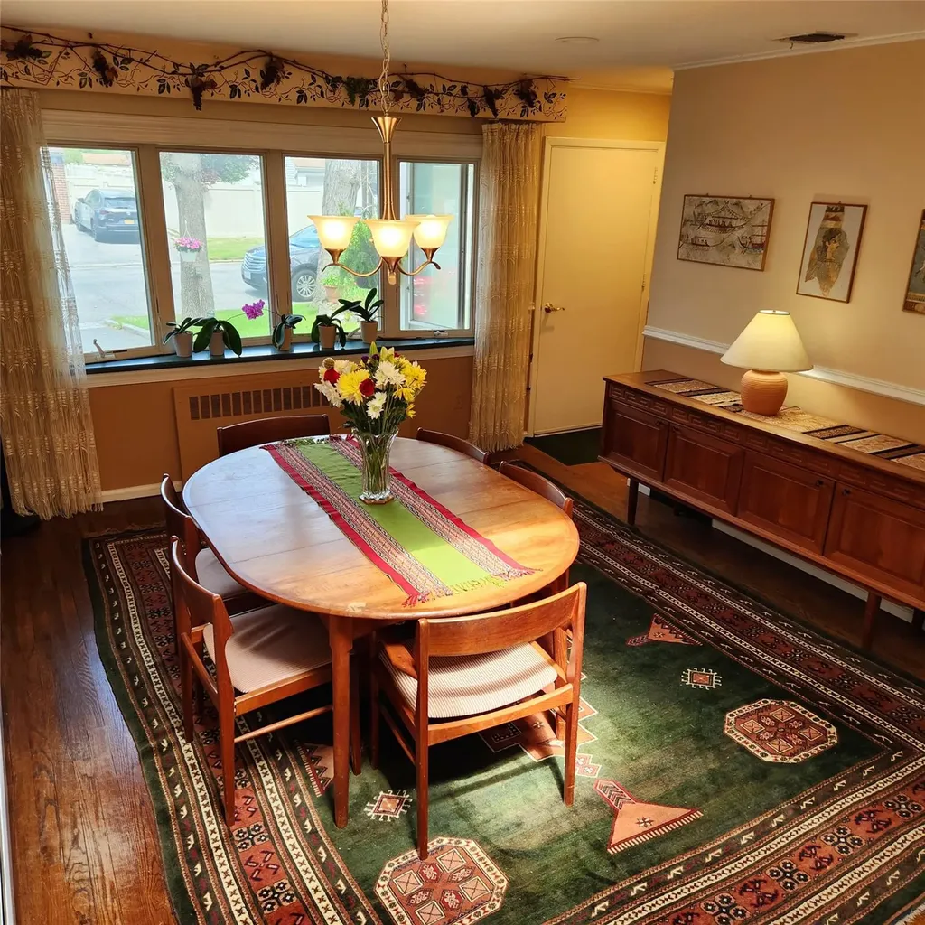 14 Robert Drive Huntington NY 11743