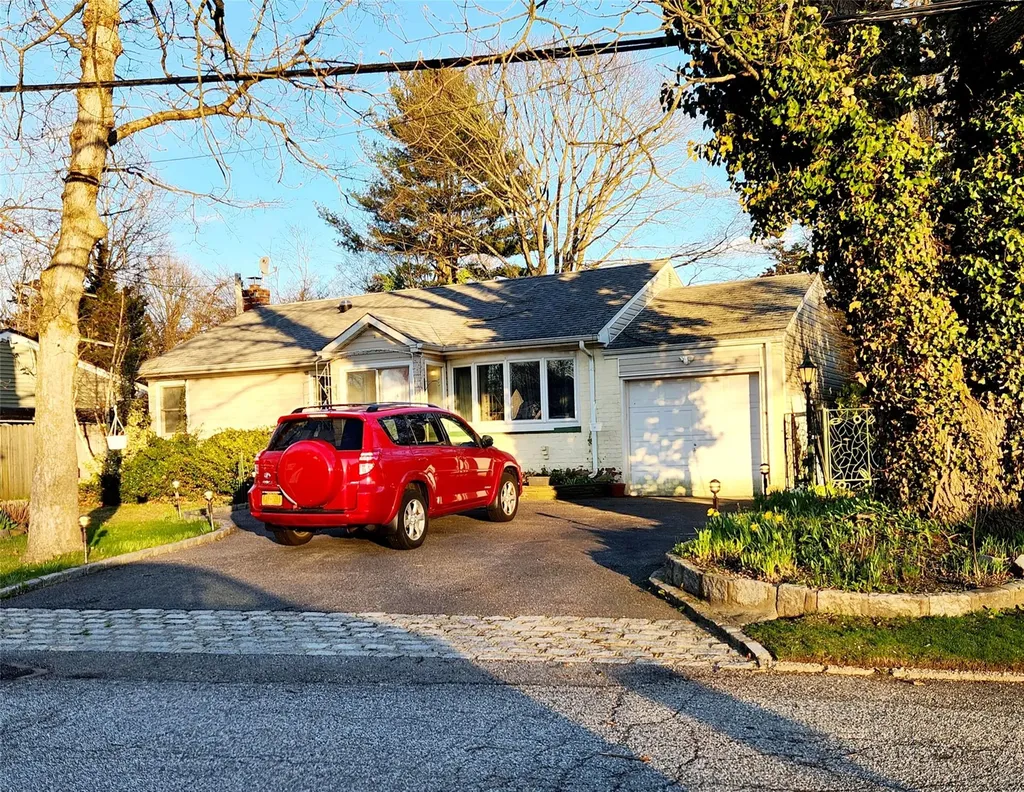 14 Robert Drive Huntington NY 11743