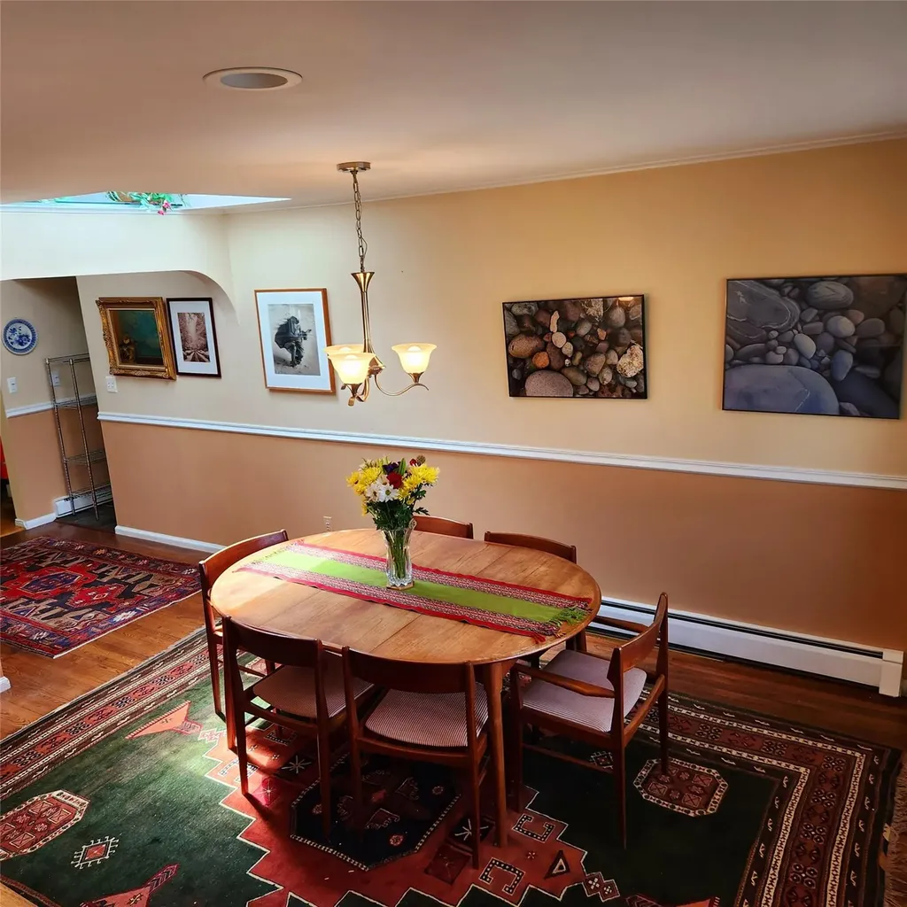 14 Robert Drive Huntington NY 11743