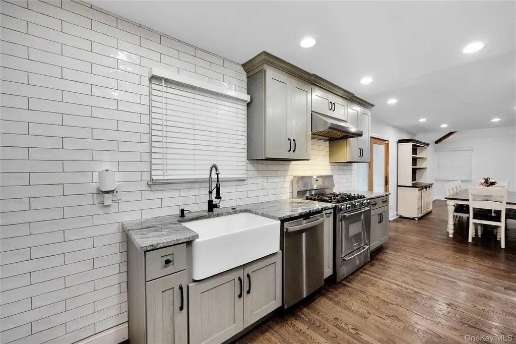 110 Saint Marks Lane Islip NY 11751