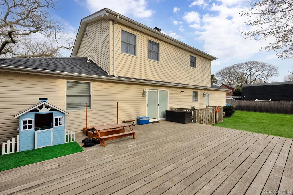 110 Saint Marks Lane Islip NY 11751