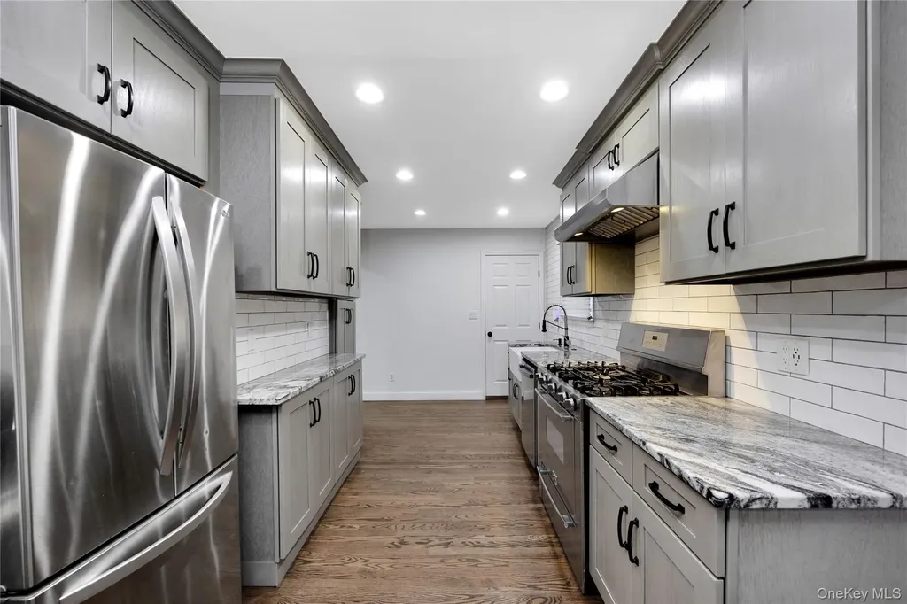 110 Saint Marks Lane Islip NY 11751