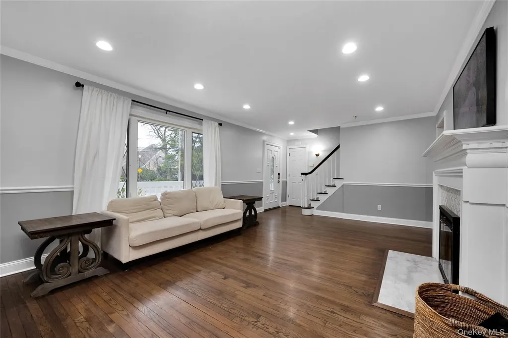110 Saint Marks Lane Islip NY 11751