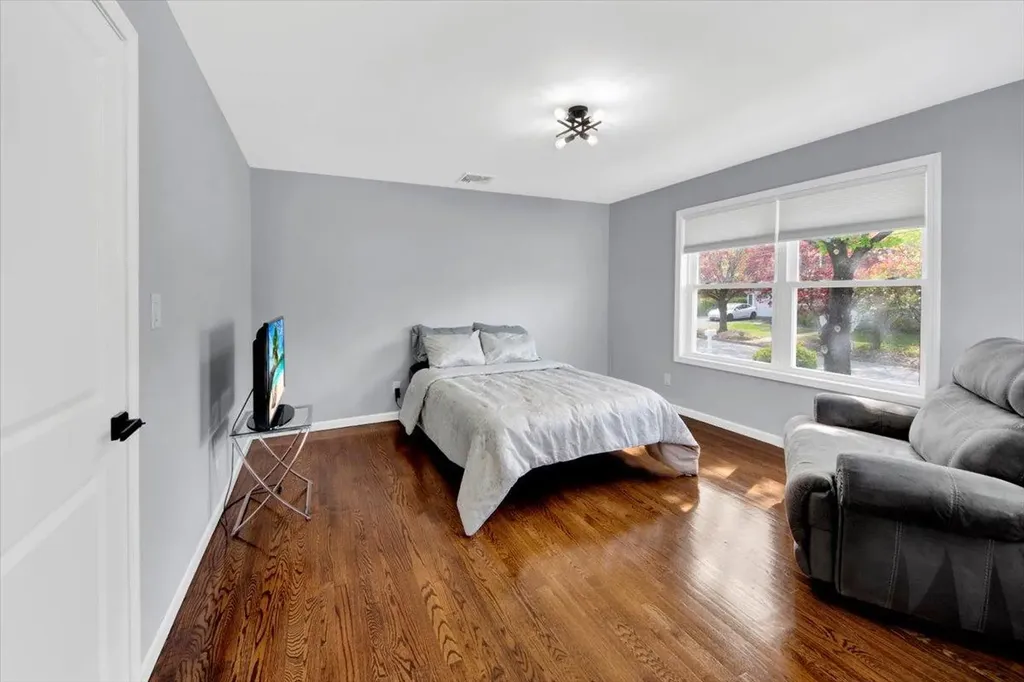 176 Edgepark Road White Plains NY 10603