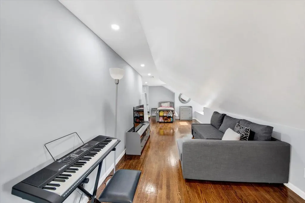176 Edgepark Road White Plains NY 10603