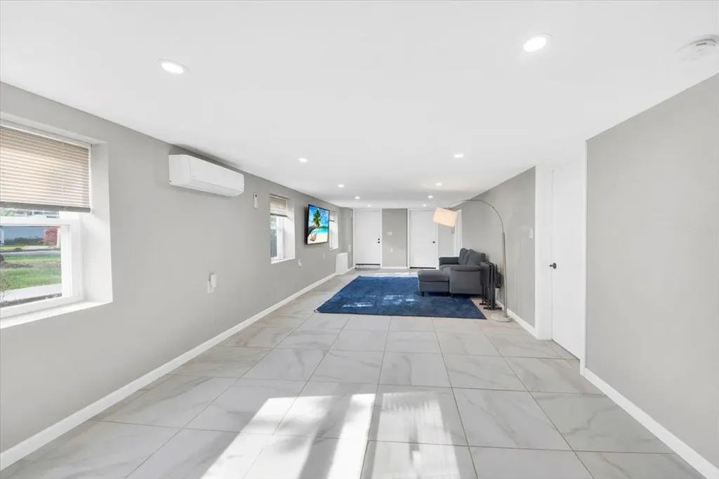 176 Edgepark Road White Plains NY 10603