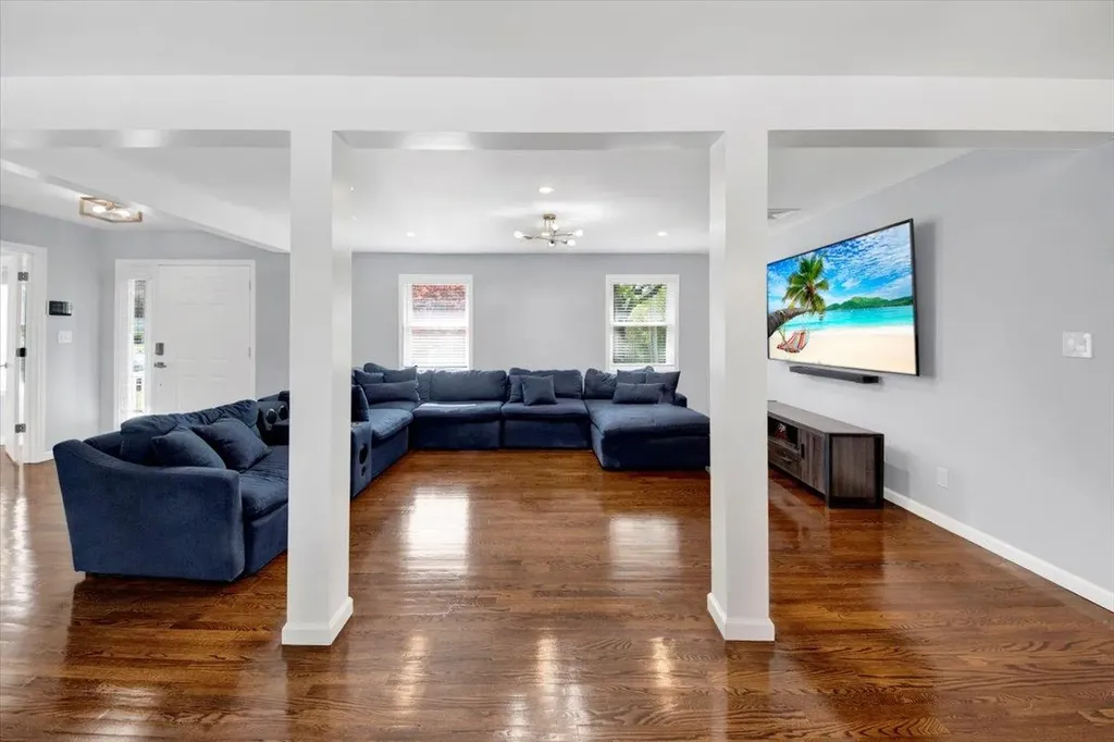 176 Edgepark Road White Plains NY 10603