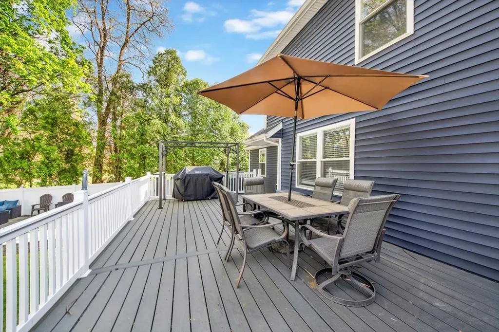 176 Edgepark Road White Plains NY 10603