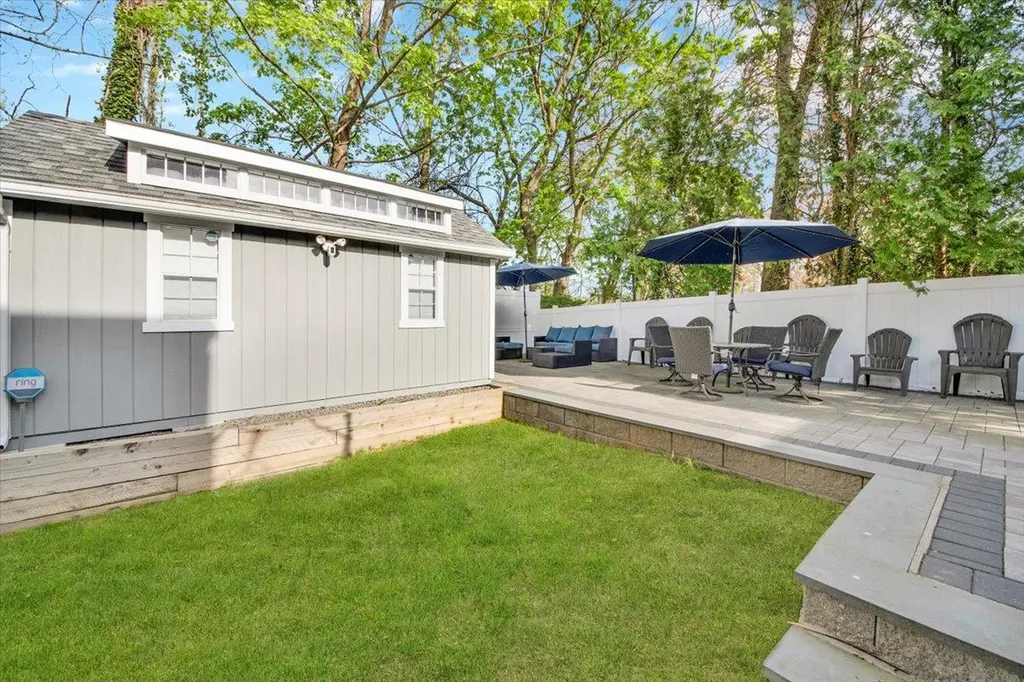 176 Edgepark Road White Plains NY 10603