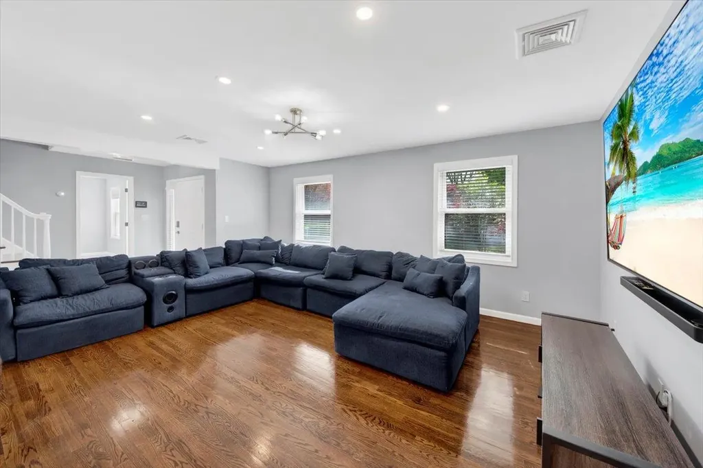 176 Edgepark Road White Plains NY 10603