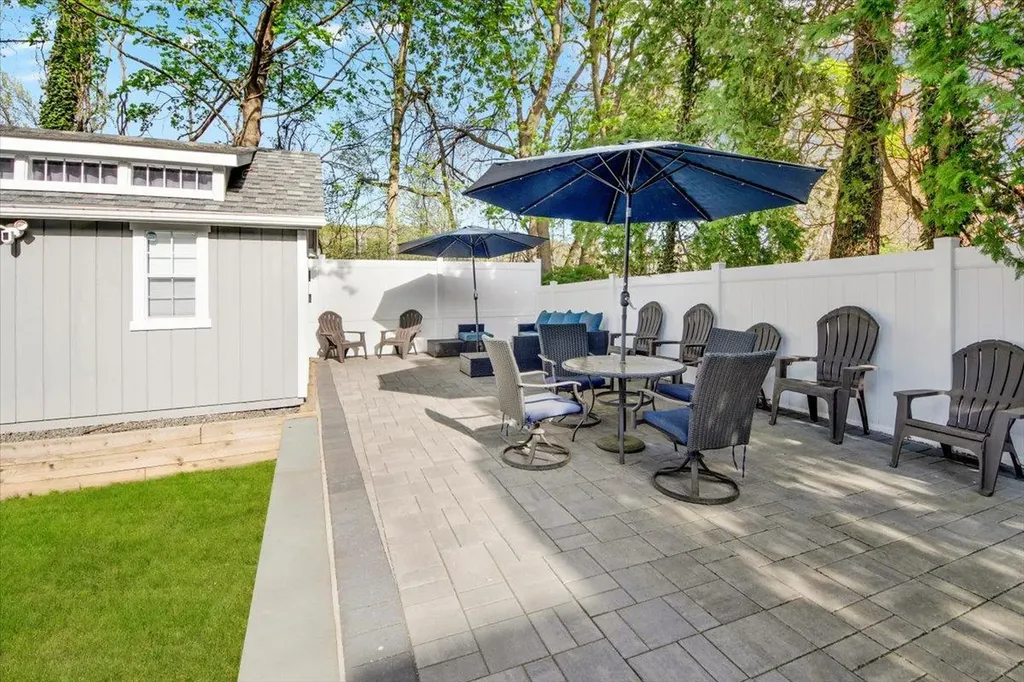 176 Edgepark Road White Plains NY 10603
