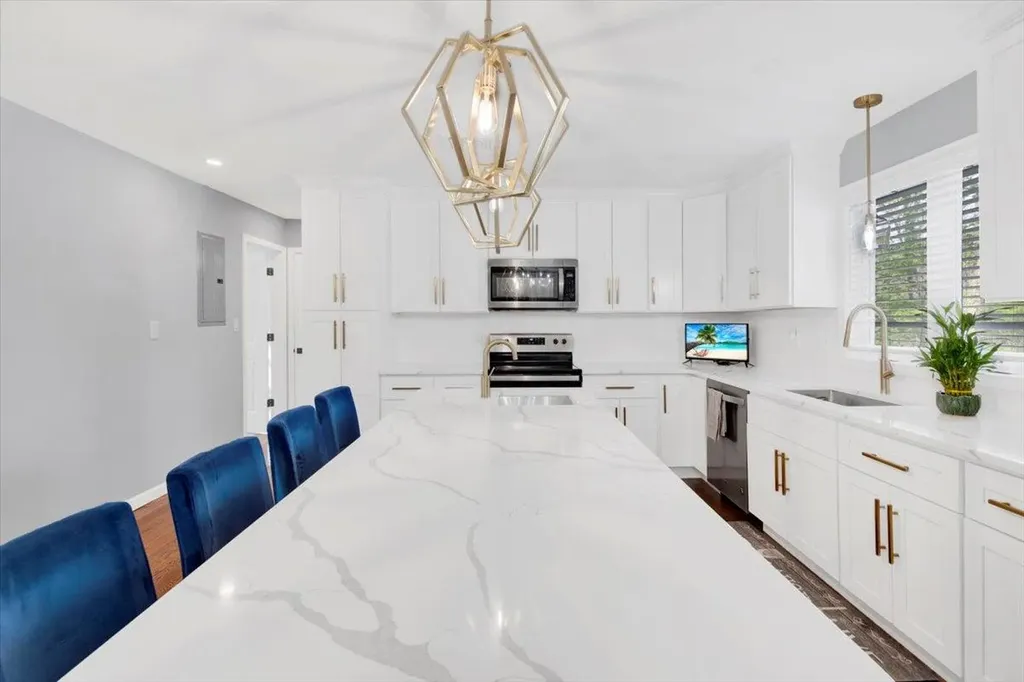 176 Edgepark Road White Plains NY 10603