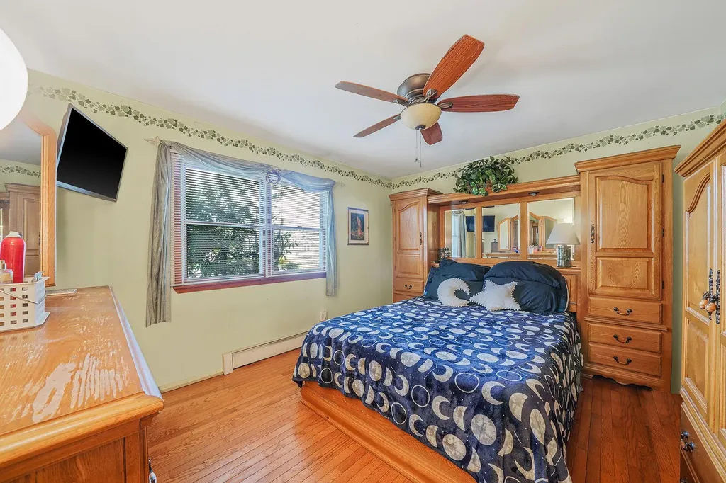 290 Carlton Drive E Shirley NY 11967