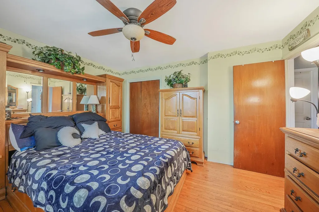 290 Carlton Drive E Shirley NY 11967