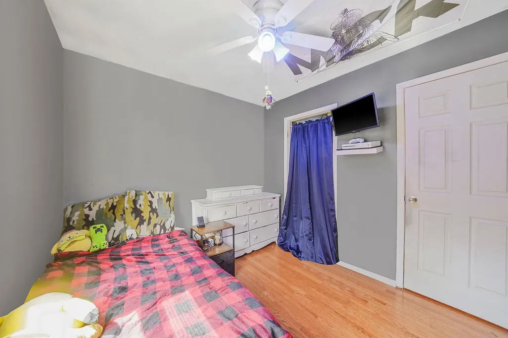 290 Carlton Drive E Shirley NY 11967