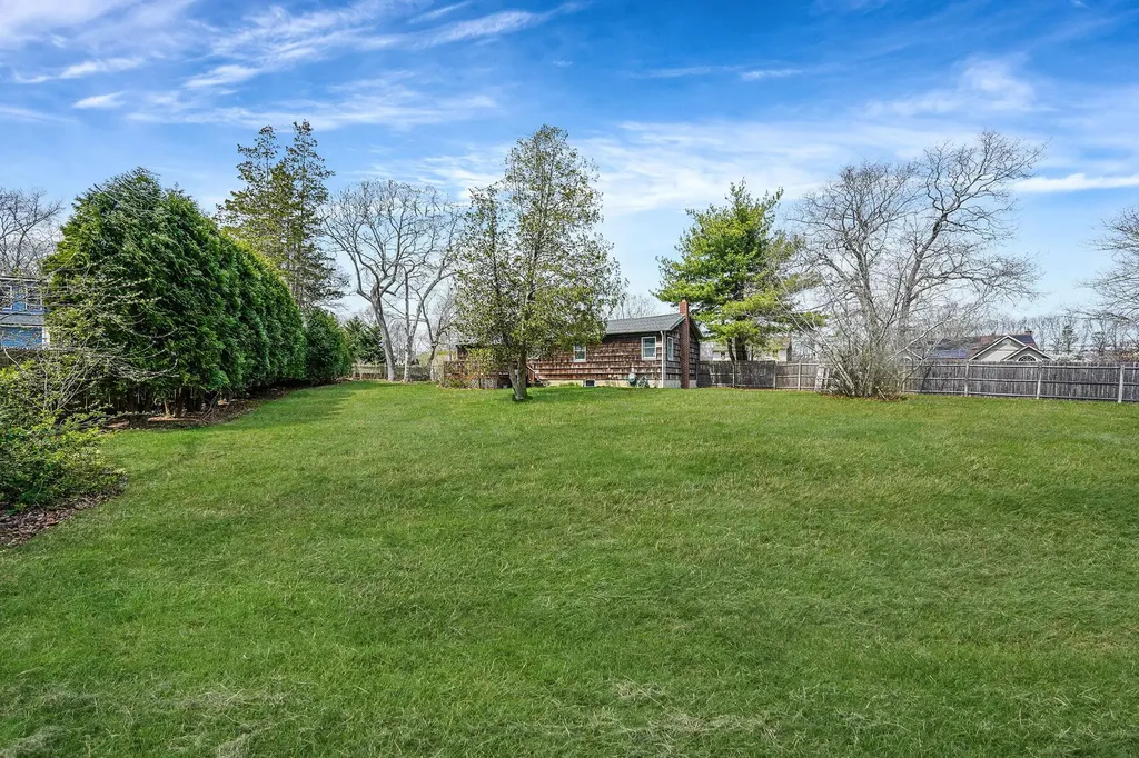 290 Carlton Drive E Shirley NY 11967