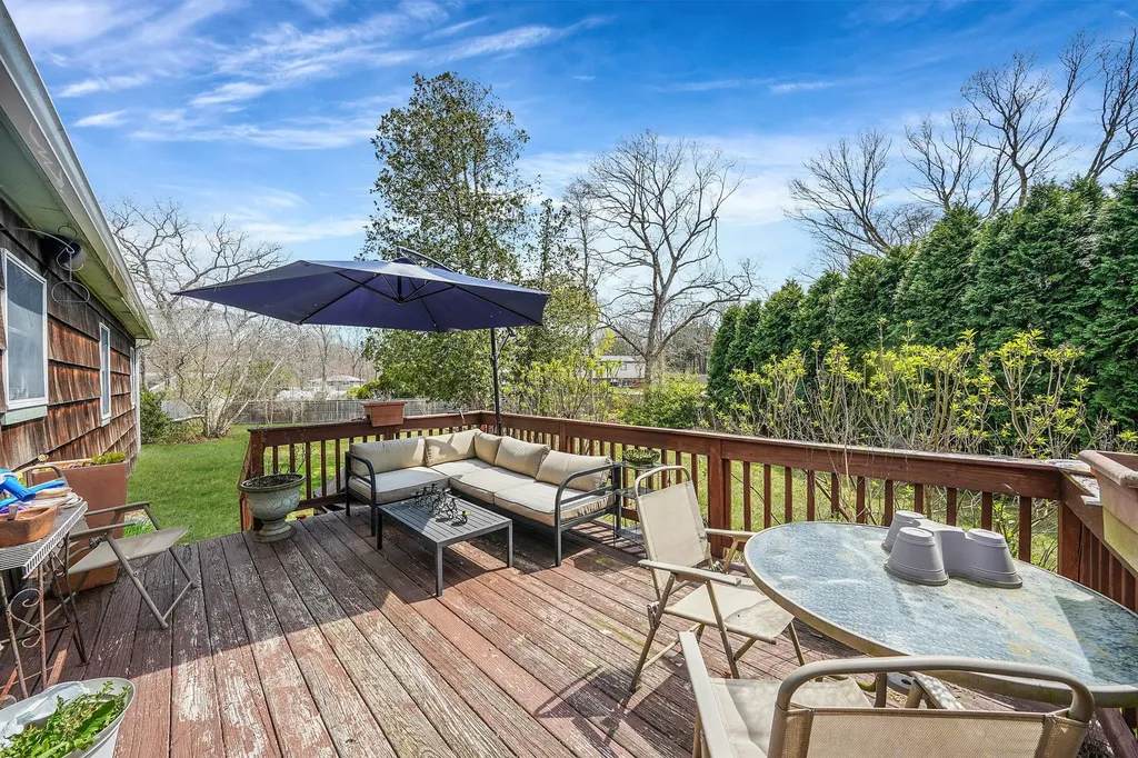 290 Carlton Drive E Shirley NY 11967
