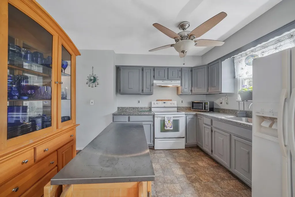 290 Carlton Drive E Shirley NY 11967