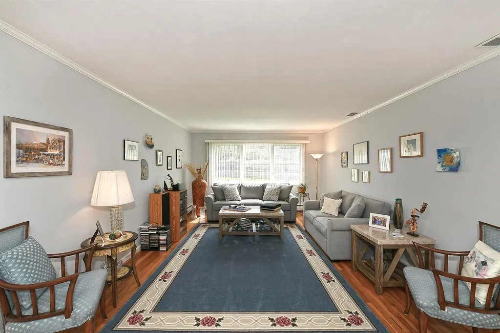 3 Duke Place Dix Hills NY 11746