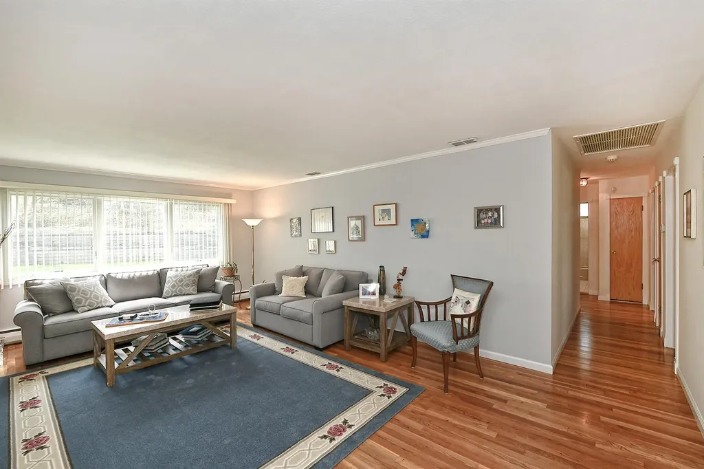 3 Duke Place Dix Hills NY 11746
