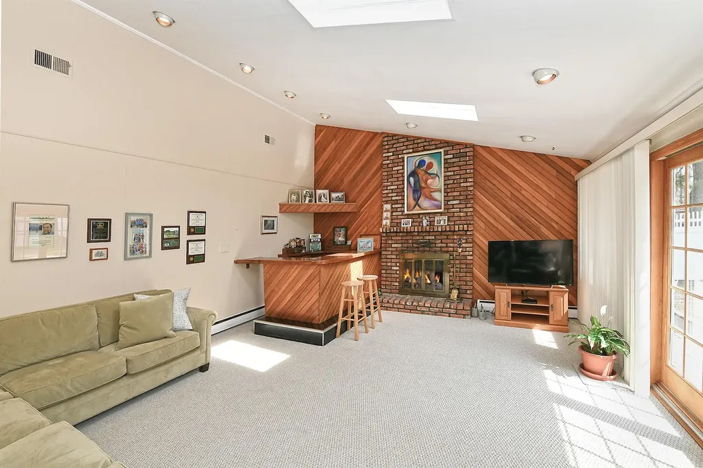 3 Duke Place Dix Hills NY 11746