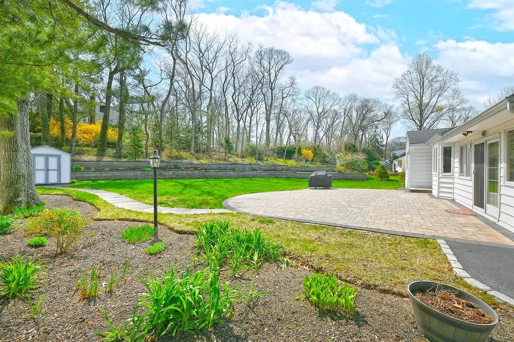 3 Duke Place Dix Hills NY 11746