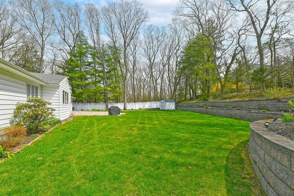 3 Duke Place Dix Hills NY 11746